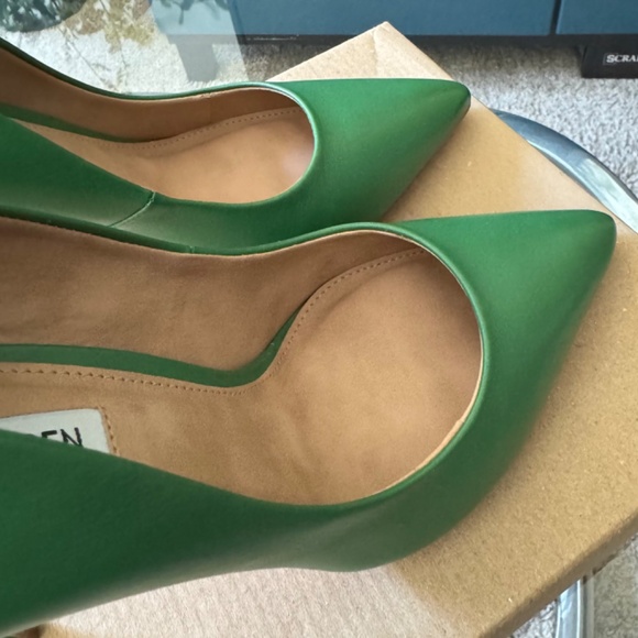 STEVE MADDEN ‘DAISIE” LEATHER HEELS - GREEN/7.5 - Picture 7 of 9